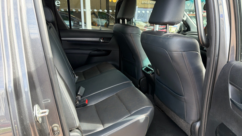 Toyota Hilux Diesel Invincible X D/Cab Pick Up 2.8 D-4D Auto
